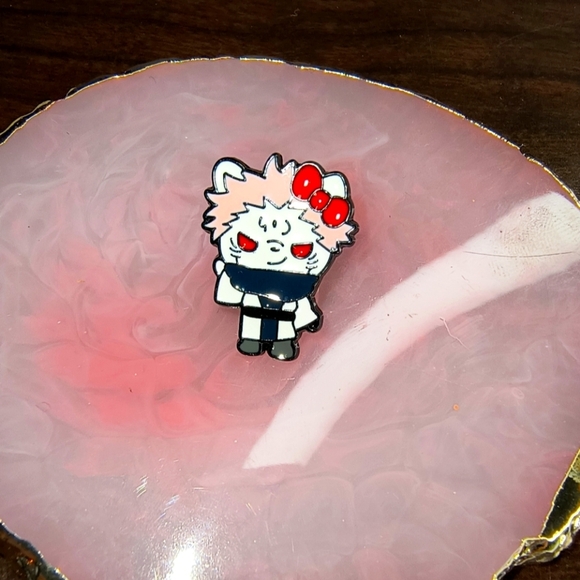 Cute Anime Character Enamel Pin Hello Kitty Anime Jujutsu Kaisen - Picture 1 of 3